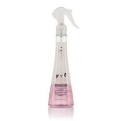 Yuup! Professional Glossing and Detangling - preparat w sprayu nabłyszczający i ułatwiający rozczesywanie sierści - 250ml